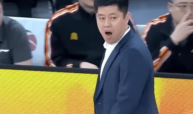 星空投注-没了李春江山西彻底垮了！进攻毫无战术，内线万人捅，要不换帅？